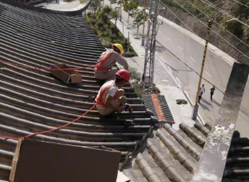 斜坡屋面上能悬挂速差自控器吗